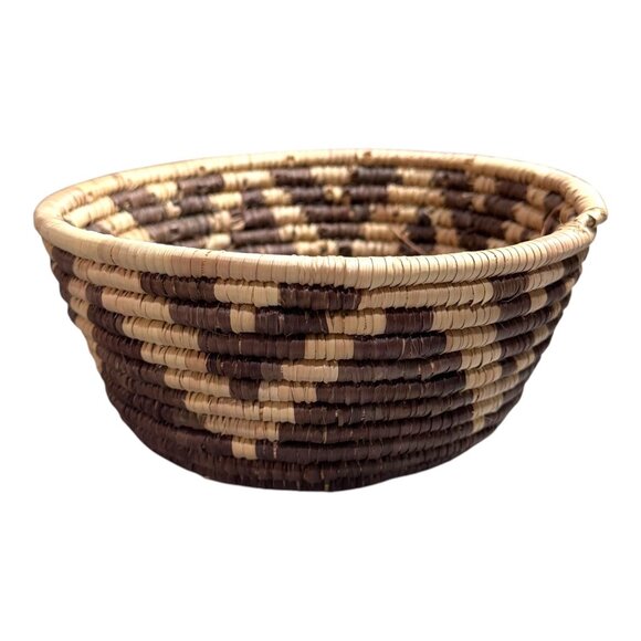 Vintage Handwoven Natural Coil Basket Triangles Tribal Catch All Accent SW 6.5" - Picture 3 of 7